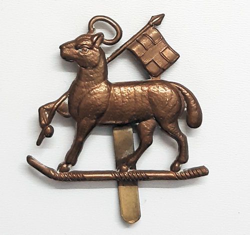 WW2 THE QUEENS ROYAL REGIMENT CAP BADGE