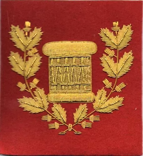 Badge Drum Major Gold on Red Pipe Band